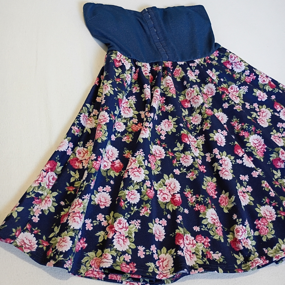 Papaya Strapless Floral Dress Sz M - Blue and Pink Summer Spring Preppy - Picture 2 of 8